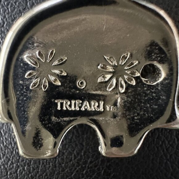 Vintage Trifari Elephant Earrings Dangle  Filigree Floral Silver Tone Clip On - Picture 5 of 5